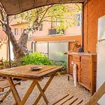 Sehr Zentral In By Interhome