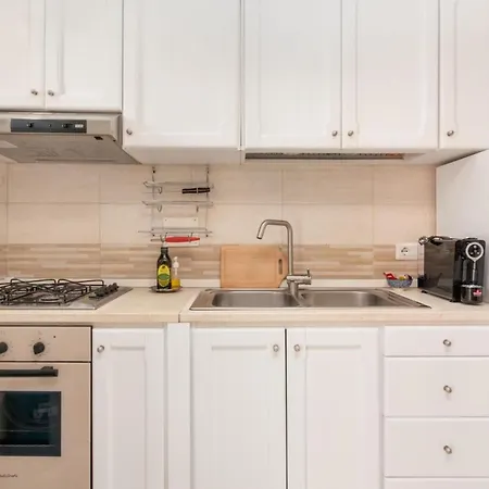 Sehr Zentral In By Interhome